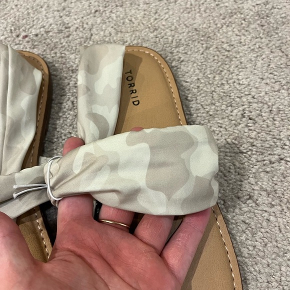 Torrid Wide Width Fabric T-Strap Sandals - Picture 2 of 9